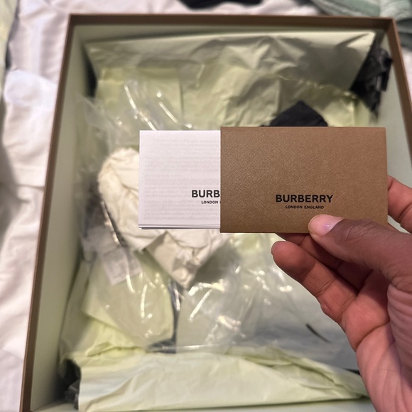 Burberry shoes size 10(43) good shape, no scrapes scratches or dings - Picture 7 of 7